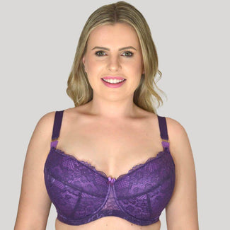 Model wearing Underwire Contrast Lace Bra - Enhanced Support - Passion Bacl